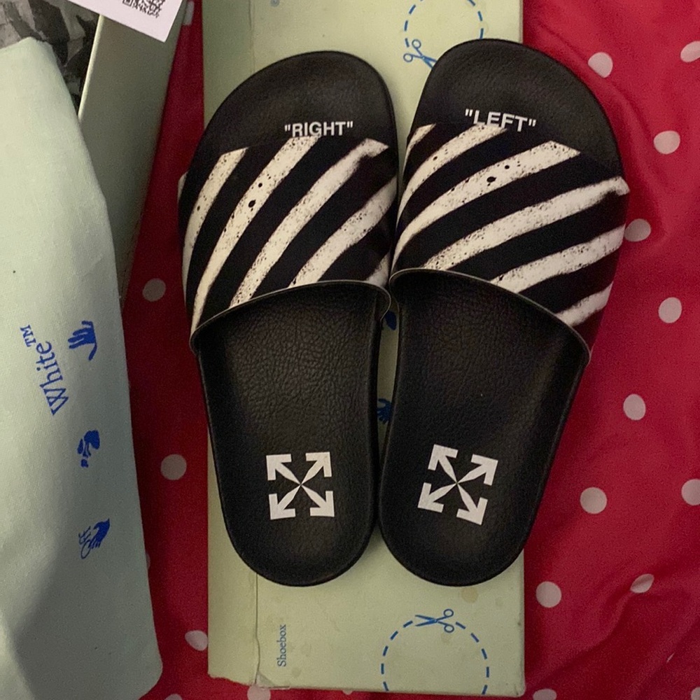 Off white diagonal stripe slide